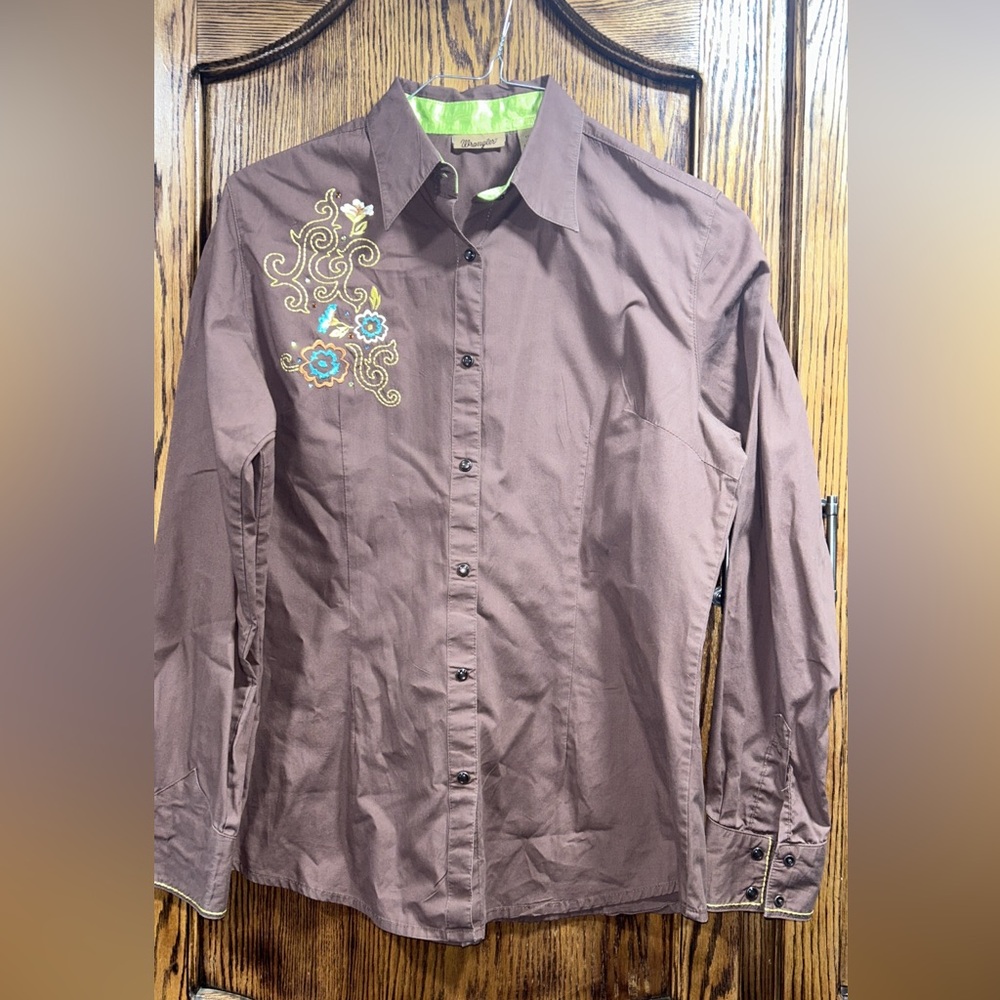 Wrangler button down size medium